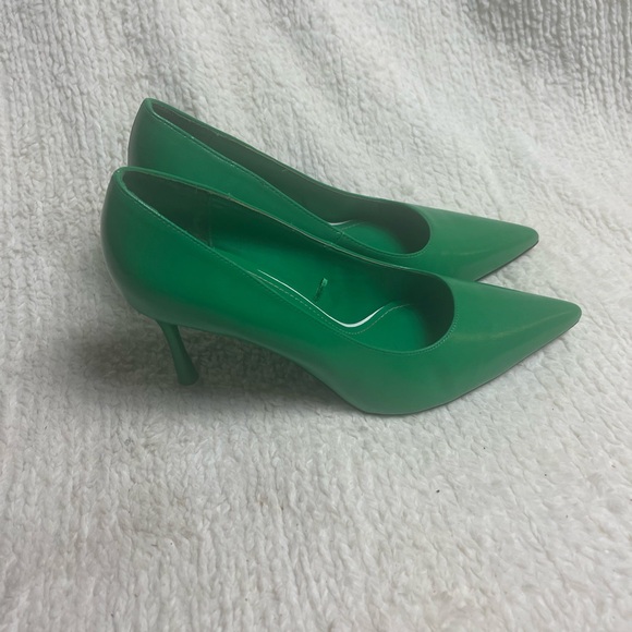 Zara Shoes - Zara Vibrant Green Heels
